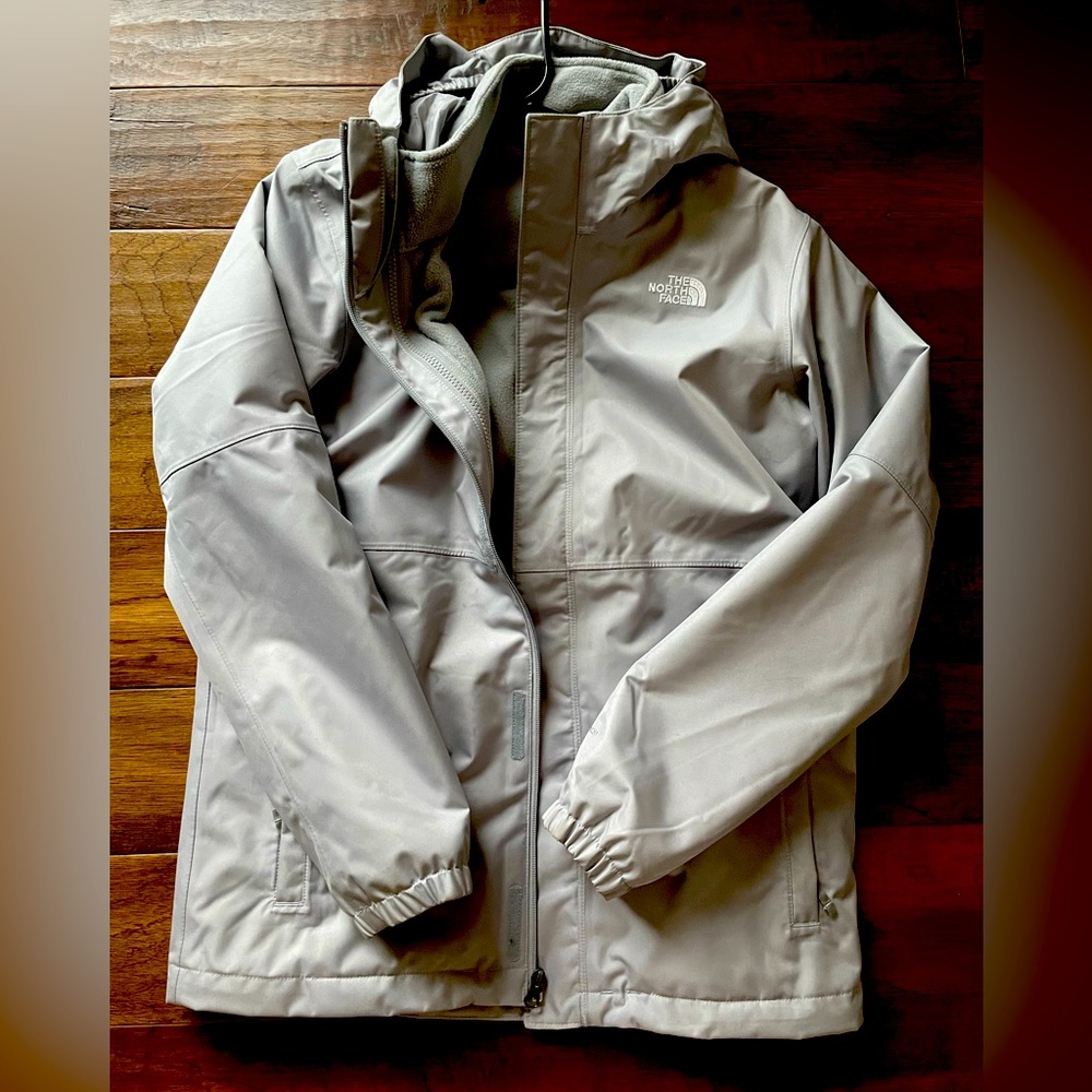 Boys size XL (19/20) north face winter coat with removable fleece coat.